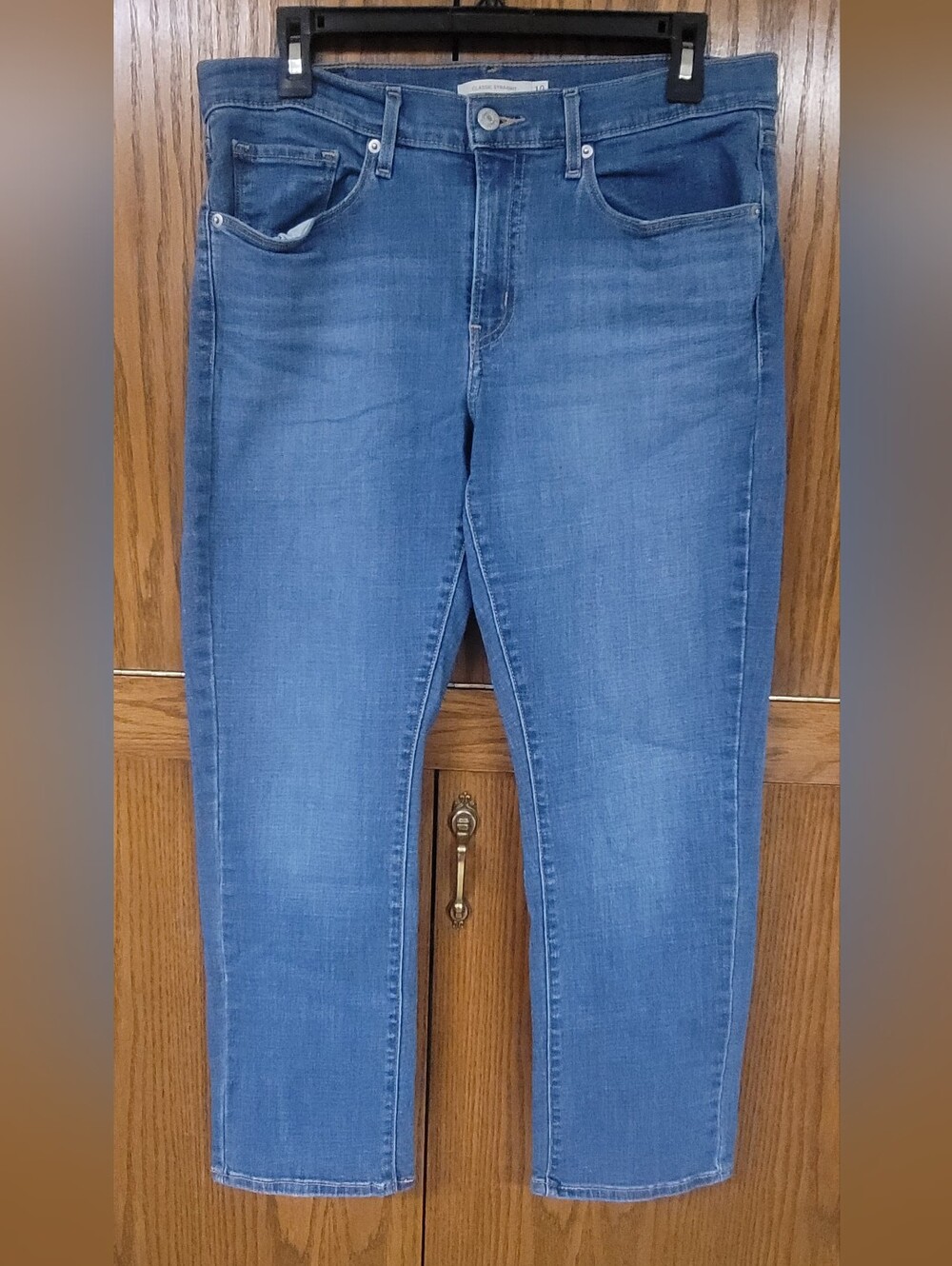 Levi's Women's Straight Leg Jeans in Classic Blue Wash